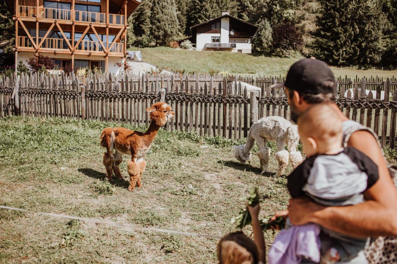 Familienhotel Huber Valler Exteriör bild