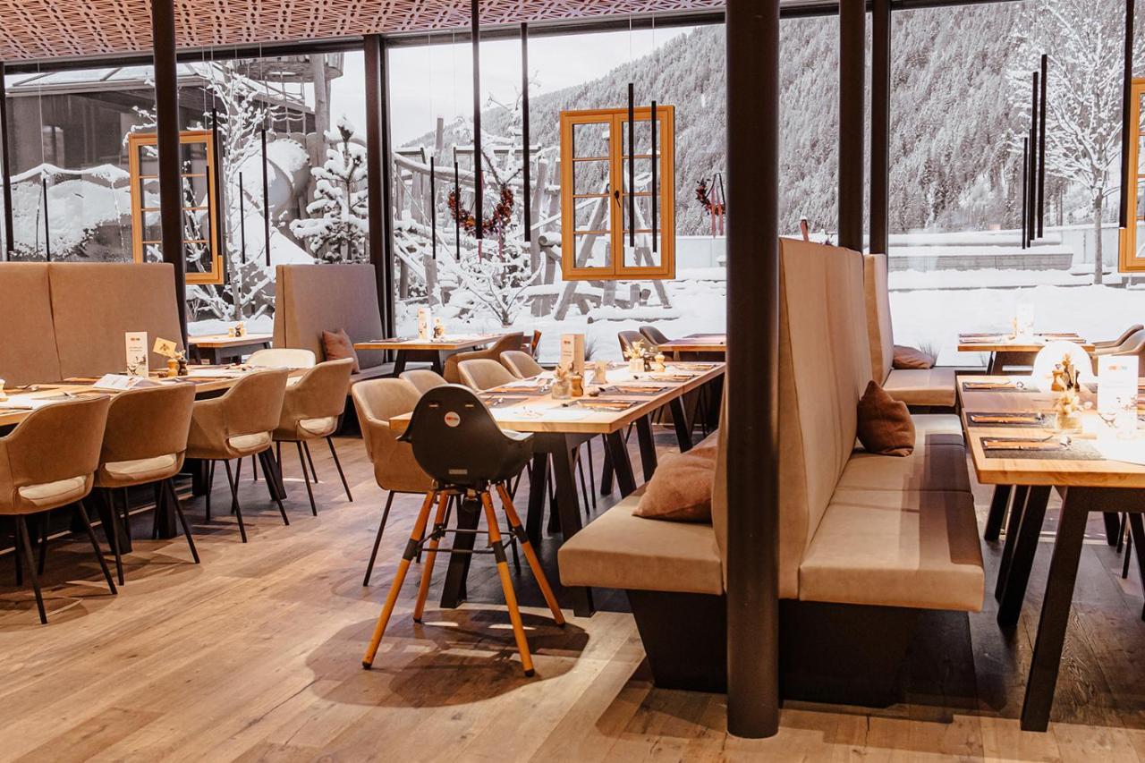 Familienhotel Huber Valler Exteriör bild